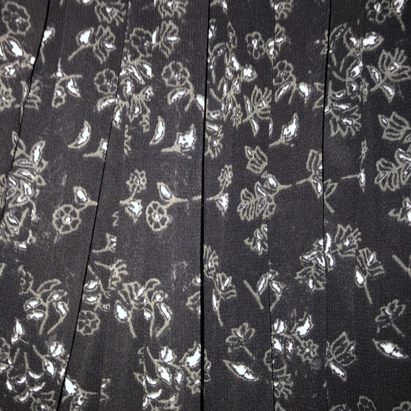 Uniqlo Black Pleated Maxi Skirt - Picture 10 of 13